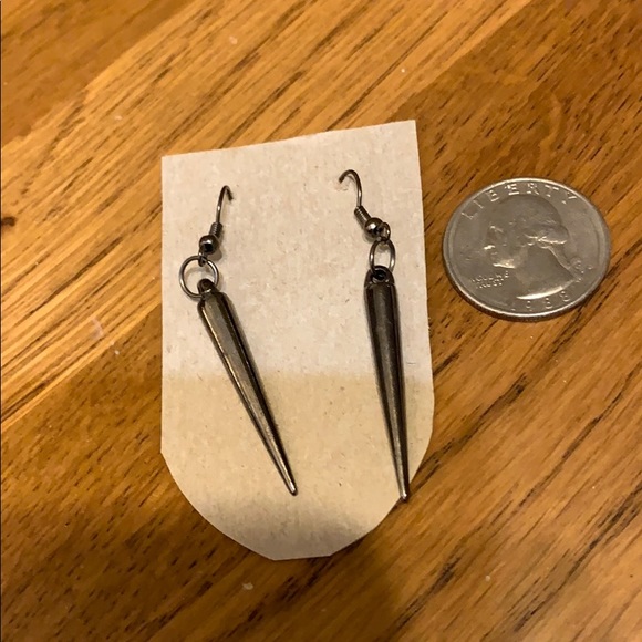 Pretty earrings. Never worn. - Picture 2 of 2